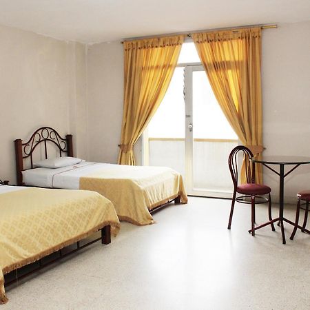 Hotel Normandia Medellín Buitenkant foto