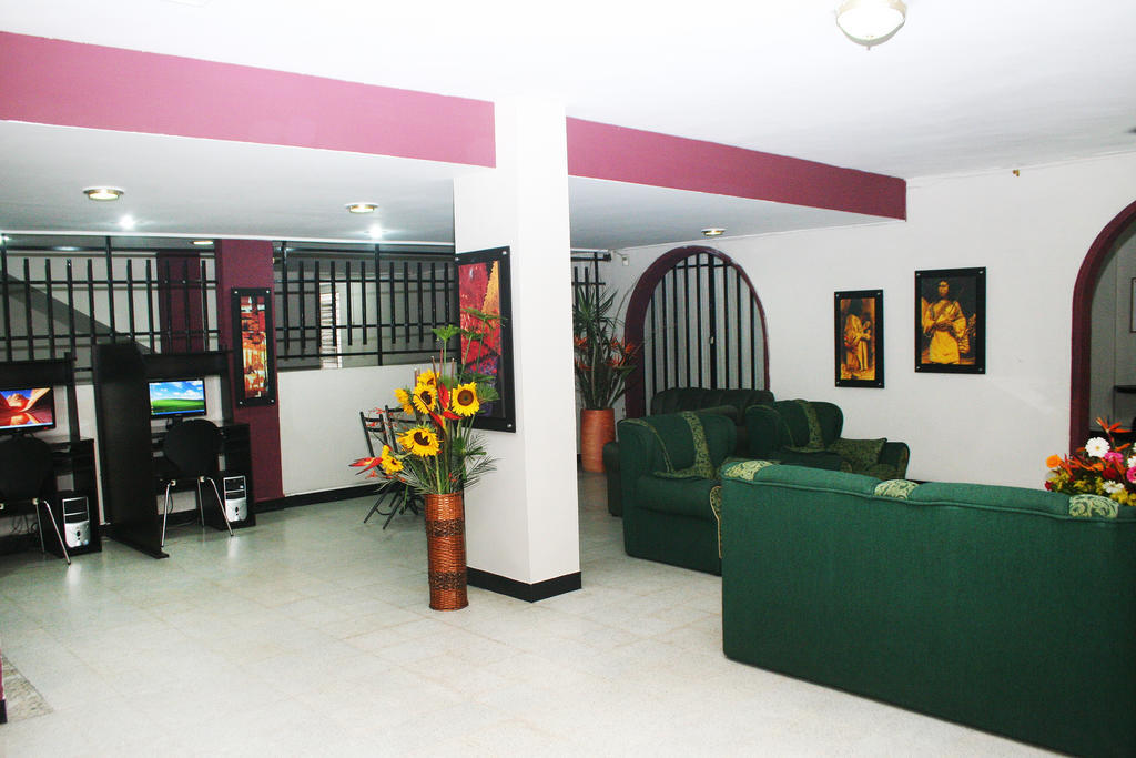 Hotel Normandia Medellín Buitenkant foto