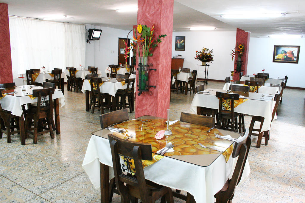 Hotel Normandia Medellín Buitenkant foto