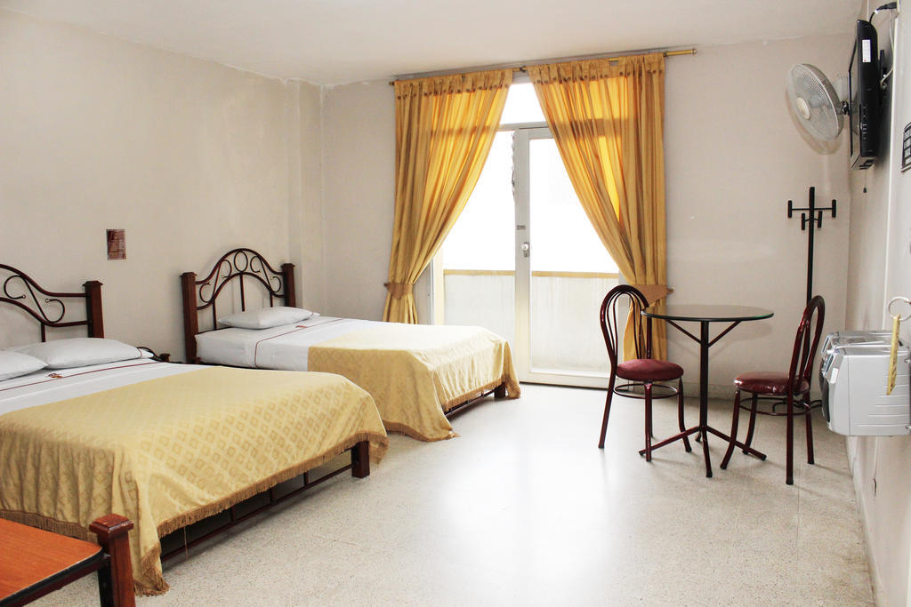 Hotel Normandia Medellín Buitenkant foto