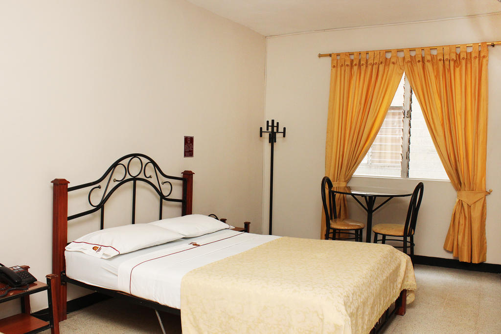 Hotel Normandia Medellín Kamer foto