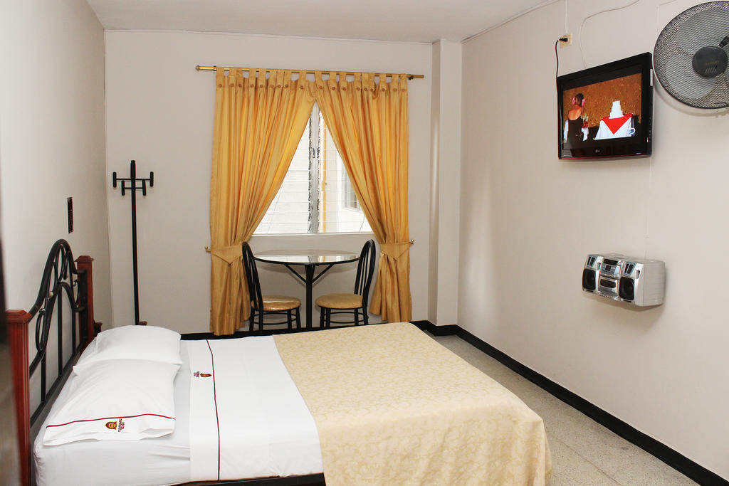 Hotel Normandia Medellín Kamer foto